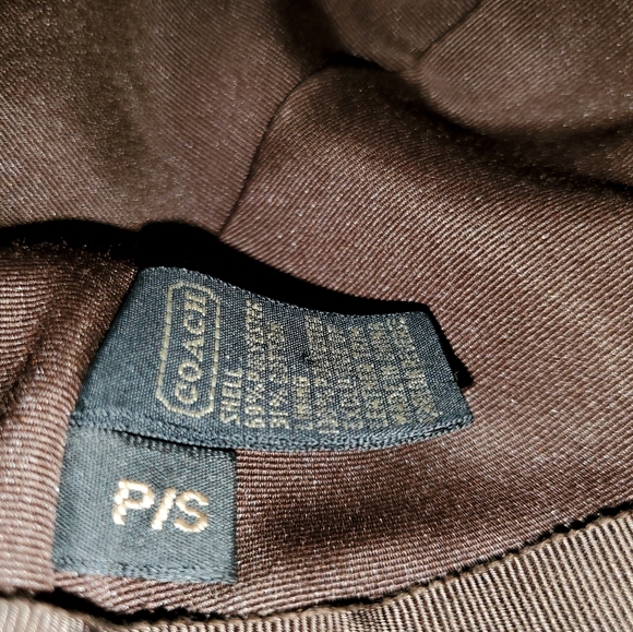 COACH bucket hat Tan Jacquard CC's with Navy Blue Leather band and buckle - Picture 7 of 7